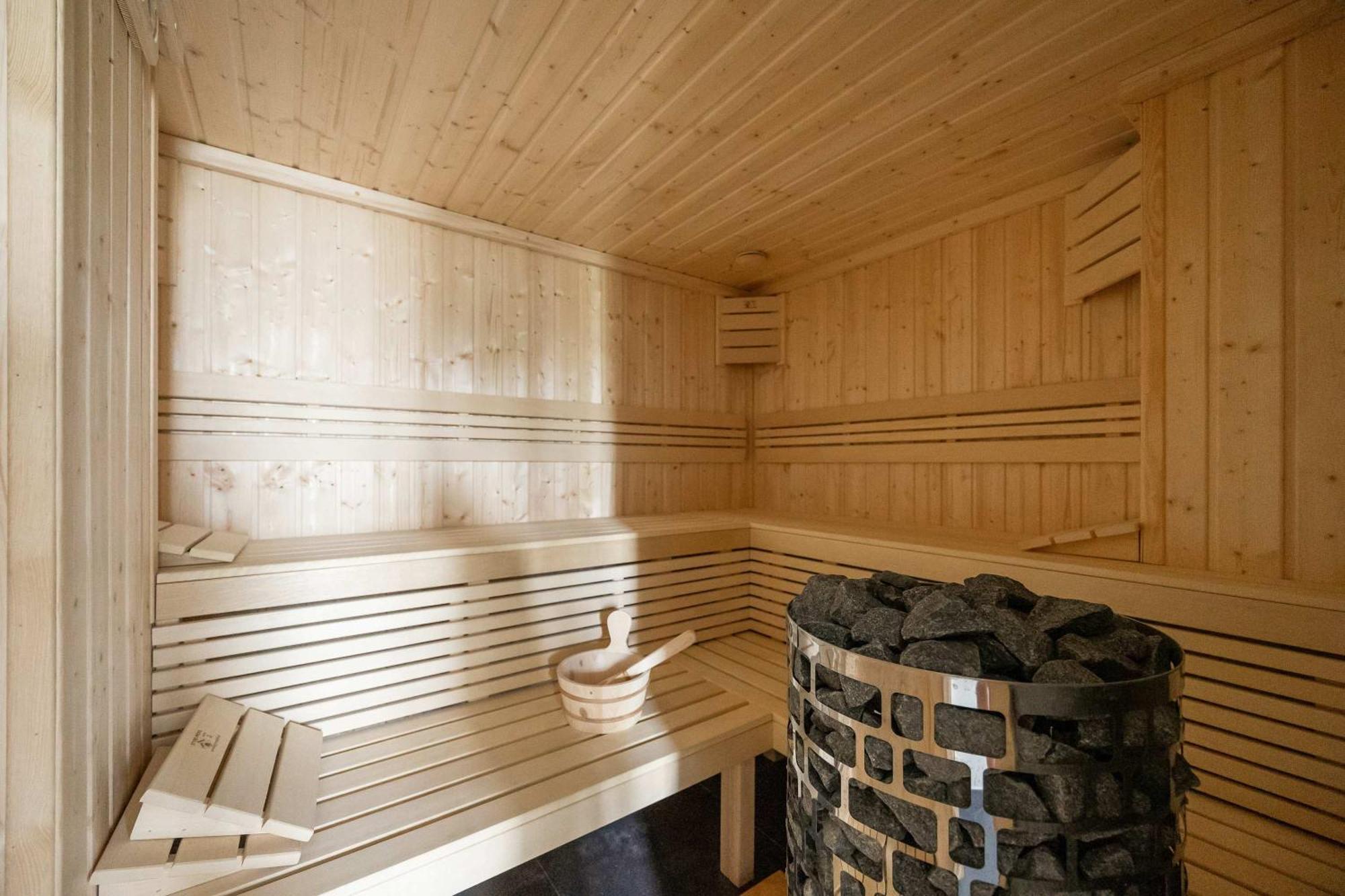 Apartment Sarmacka Wilanow With Parking, Sauna & Gym By Noclegi Renters Warschau Buitenkant foto