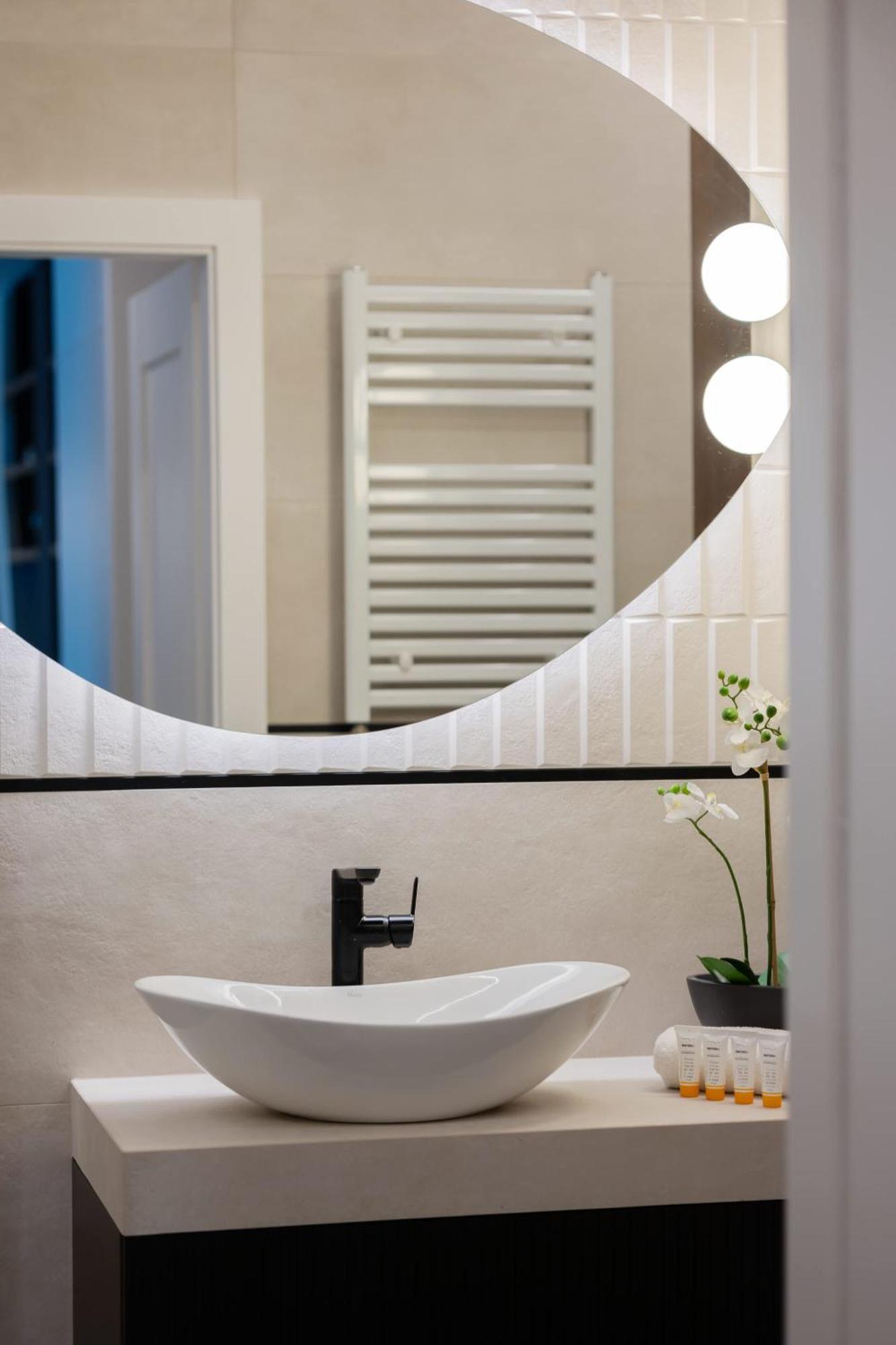 Apartment Sarmacka Wilanow With Parking, Sauna & Gym By Noclegi Renters Warschau Buitenkant foto